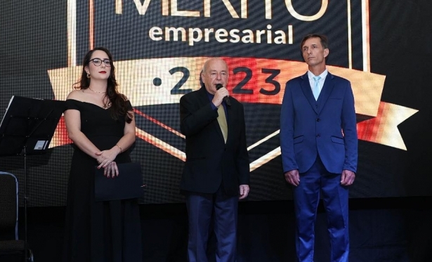 Rdio Sideral recebe o 2 lugar no Mrito Empresarial de Ouro Preto