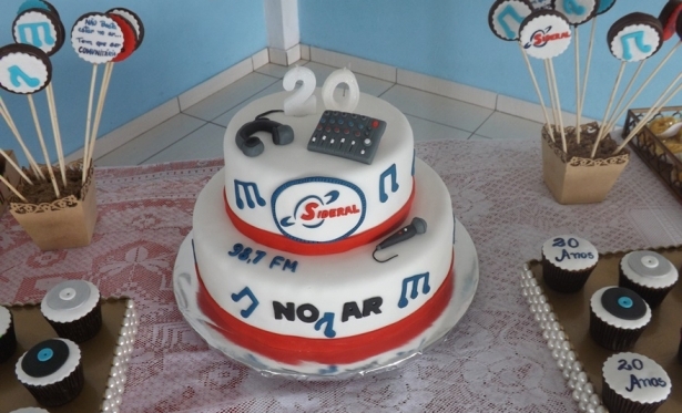 Aniversrio: 20 Anos da Rdio Sideral