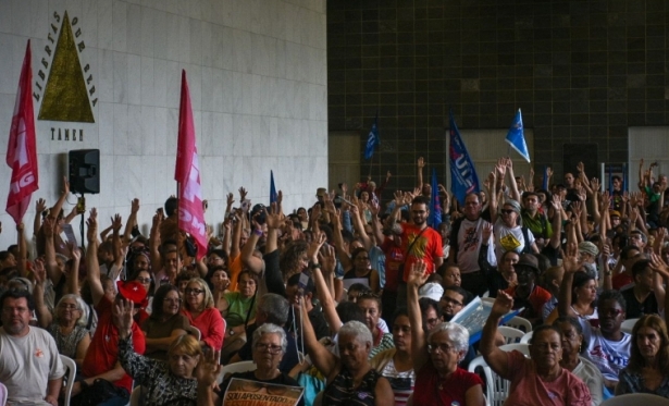 Professores da rede estadual de MG iniciam greve e cobram reajuste de 41,83%